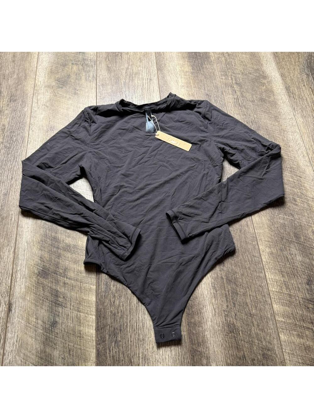 Skims fits everybody long sleeve crew neck bodysuit NWT size large
